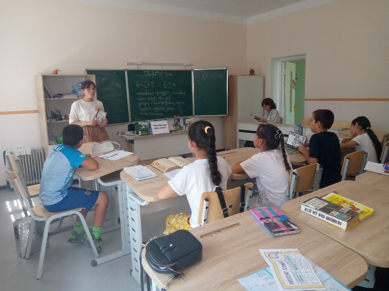 “Bolalikning oltin onlari” mavzusida davra suhbati tashkil etildi.