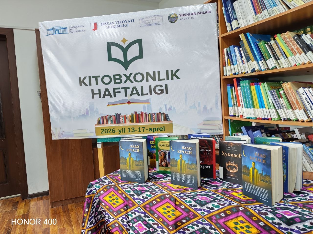 ”Yaldo kechasi" nomli kitoblar ko'rgazmasi tashkil etildi.