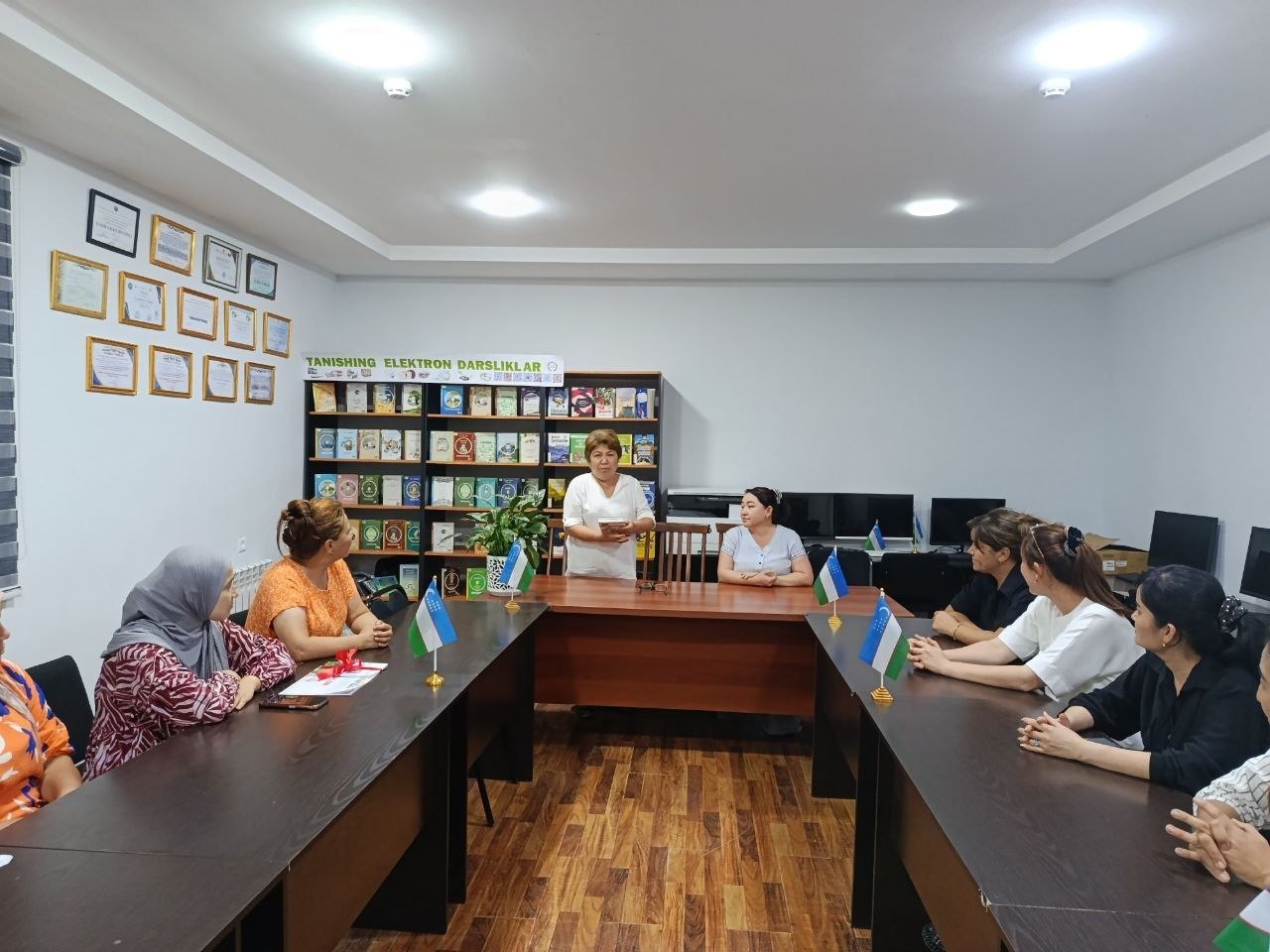 ”Mehringizga tazim aziz onalar” nomli davra suhbati bo’lib o’tdi .