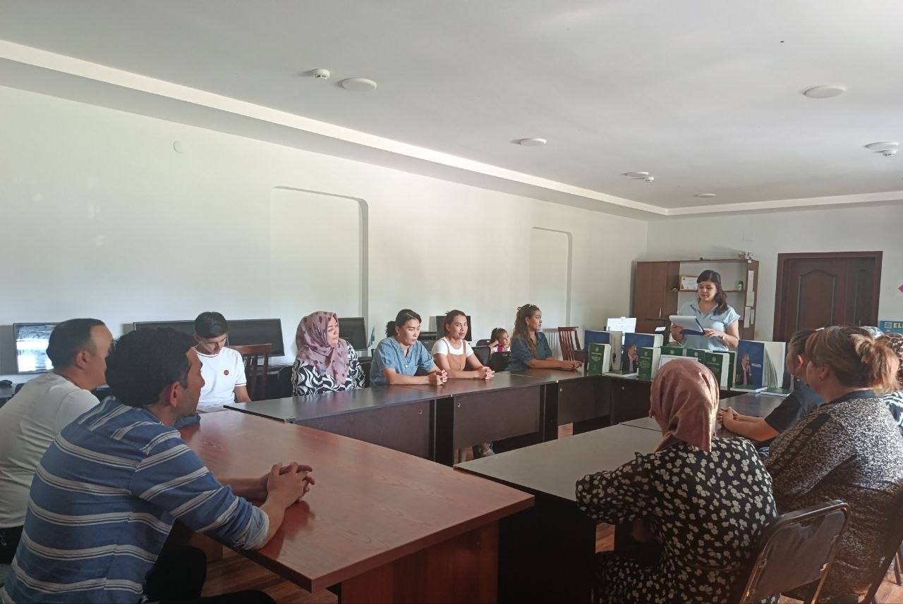 ”Yangi O’zbekiston yo’lida fidoiy rahbar” nomli davra suhbati tashkil etildi.